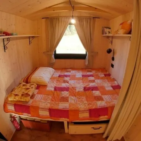 Tiny House Freedom Sl Holiday home Litmanova